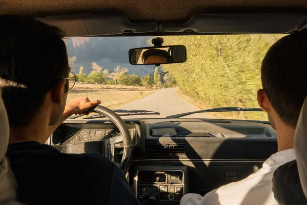 Viaggiare bene comincia dall’auto: come scegliere comfort, spazio e libertà di movimento